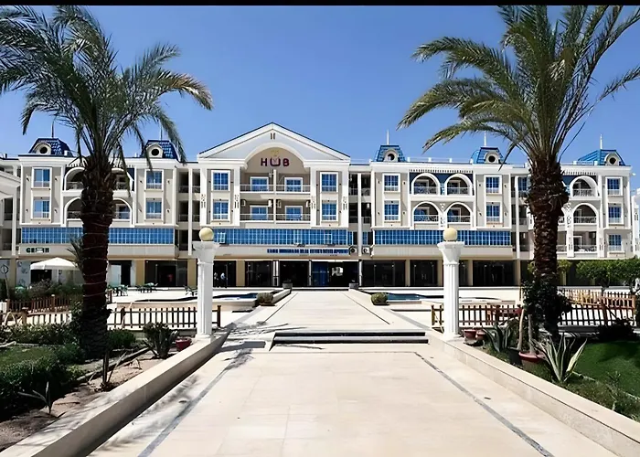 Hub 2br Pool View & Aqua Park Apartment Hurghada