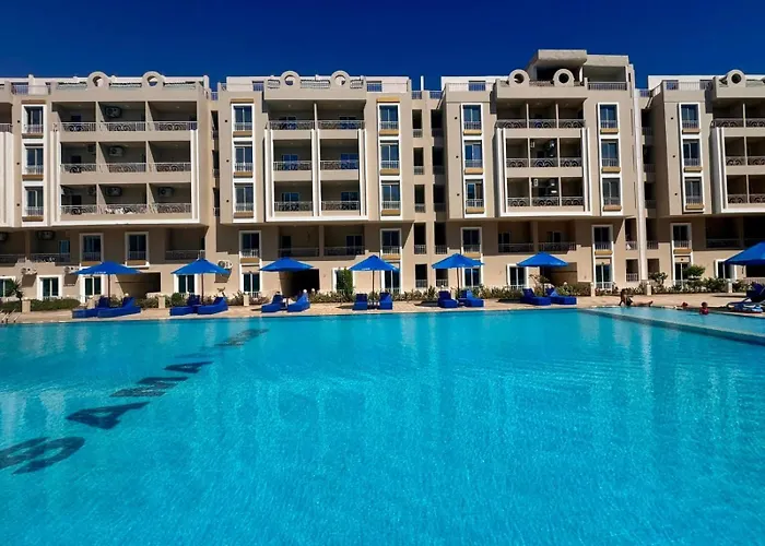 Hub 2br Pool View & Aqua Park Apartment *