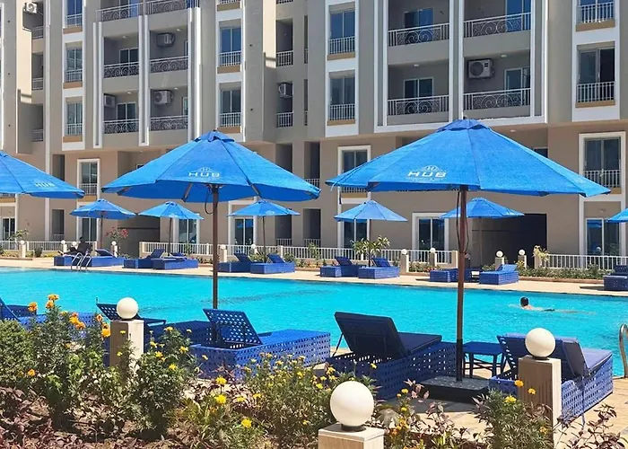 Hub 2br Pool View & Aqua Park