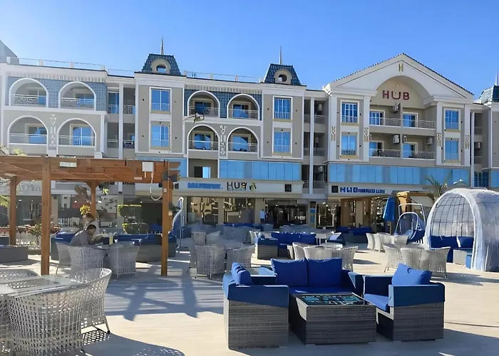 Apartment Hub 2br Pool View & Aqua Park